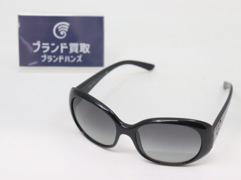プラダ ブラック プラスチック ロゴ SPR260