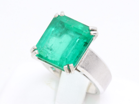 Pt900 エメラルドリング 7.936ct