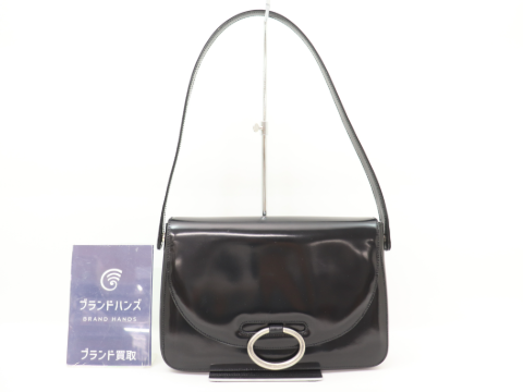 プラダ エナメル ブラック シルバー金具