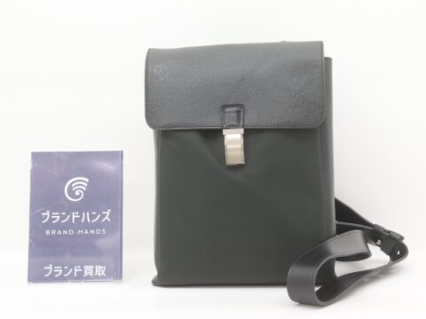 ルイヴィトン タイガ サラトヴPM M30982
