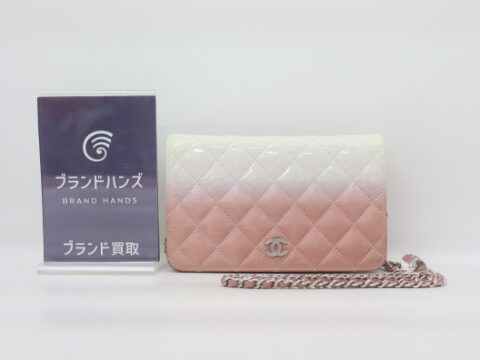 シャネル ココマーク パテント グラデーション ピンク チェーンウォレット