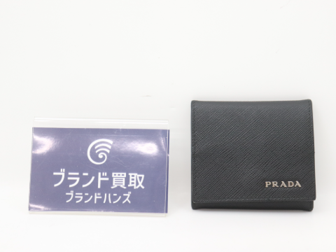 プラダ サフィアーノレザー