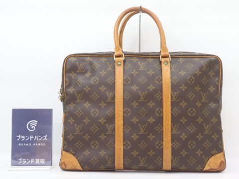 ルイヴィトン モノグラム ポルトドキュマン ヴォワヤージュ M53361